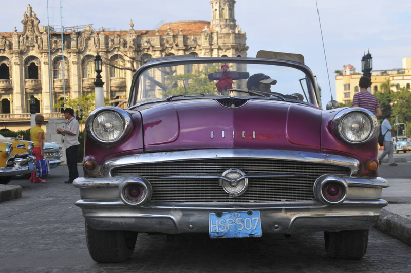 Illustration for article titled Even More Old Cars Down On The Cuban Street